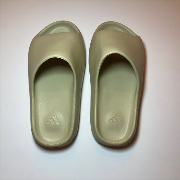 Adidas Yeezy Slides Resin Size 7 M Excellent Condition - Picture 5 of 14